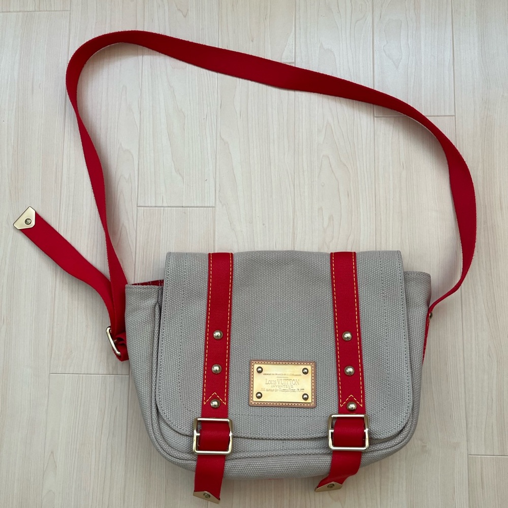 Louis Vuitton Antigua Besace PM